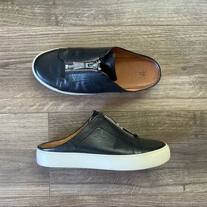 Frye Lena Zip Black Leather Mules/Slides | 7